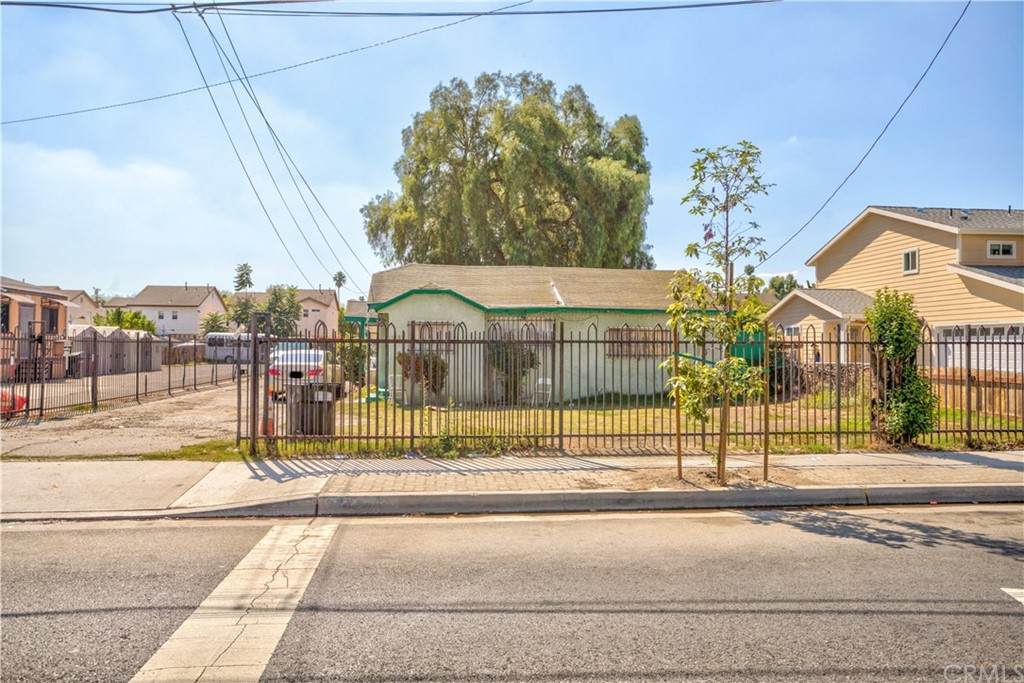 2032 119th Street - Photo 1