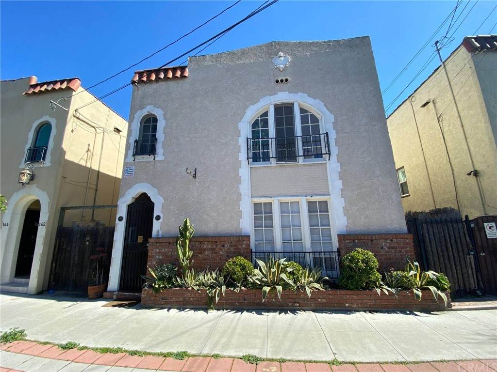 138 Hermosa Avenue - Photo 1