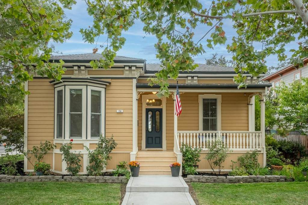174 Martin Street - Photo 1