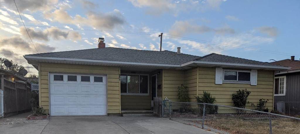 886 Jeanne Avenue - Photo 1
