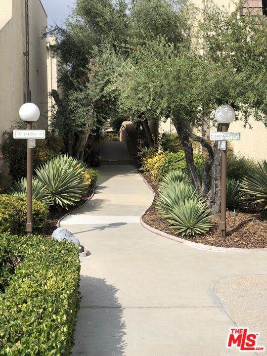 18421 Collins Street - Photo 1