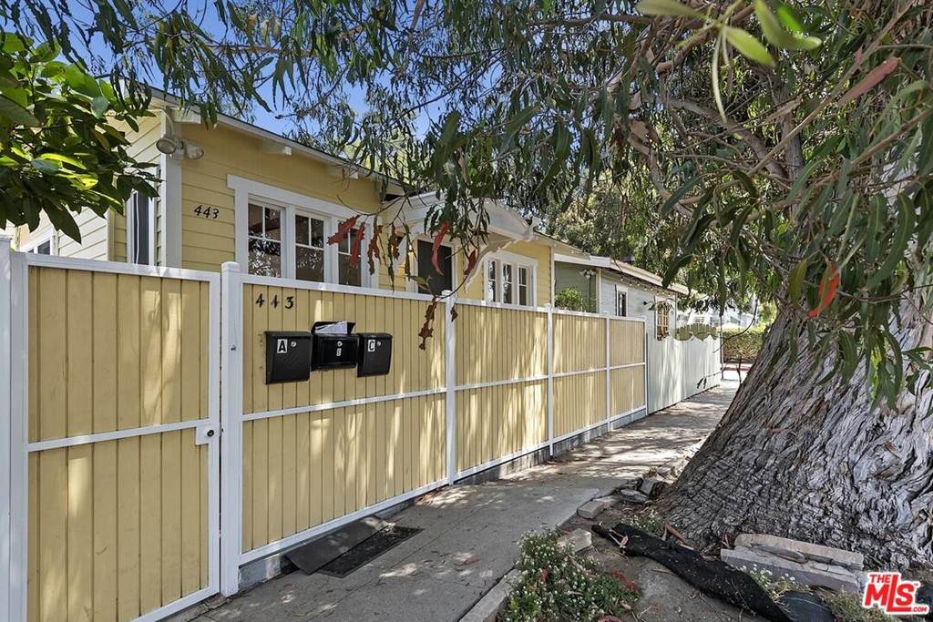 443 Grand - Photo 1
