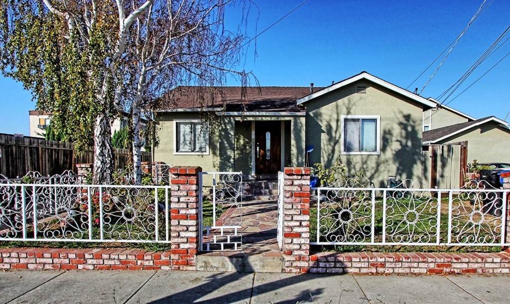 37141 Locust Street - Photo 1