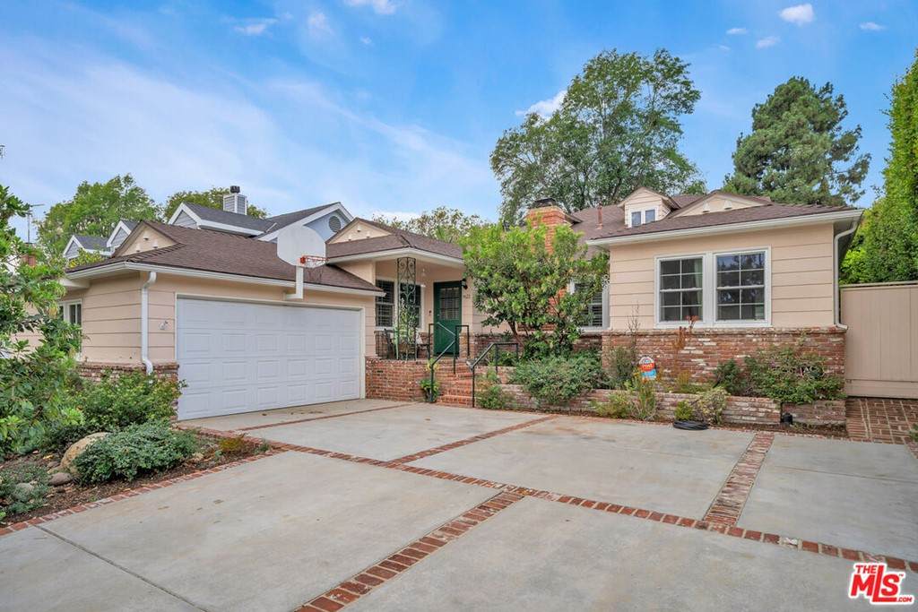 9621 Beverlywood Street - Photo 1