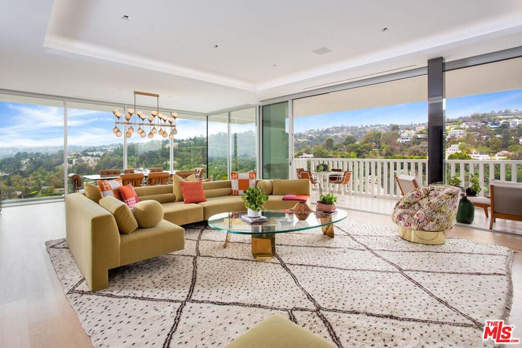9255 Doheny Road - Photo 1