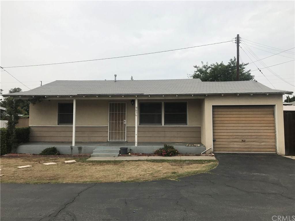 9626 Broadway - Photo 1