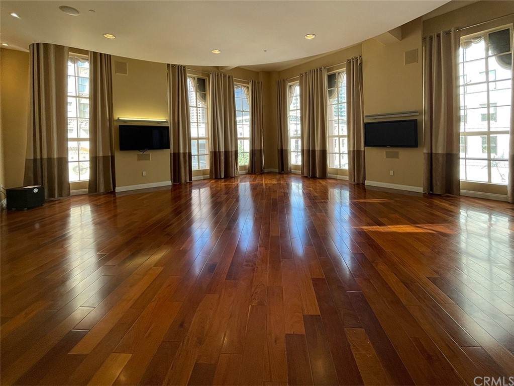 950 6th Avenue - Photo 1