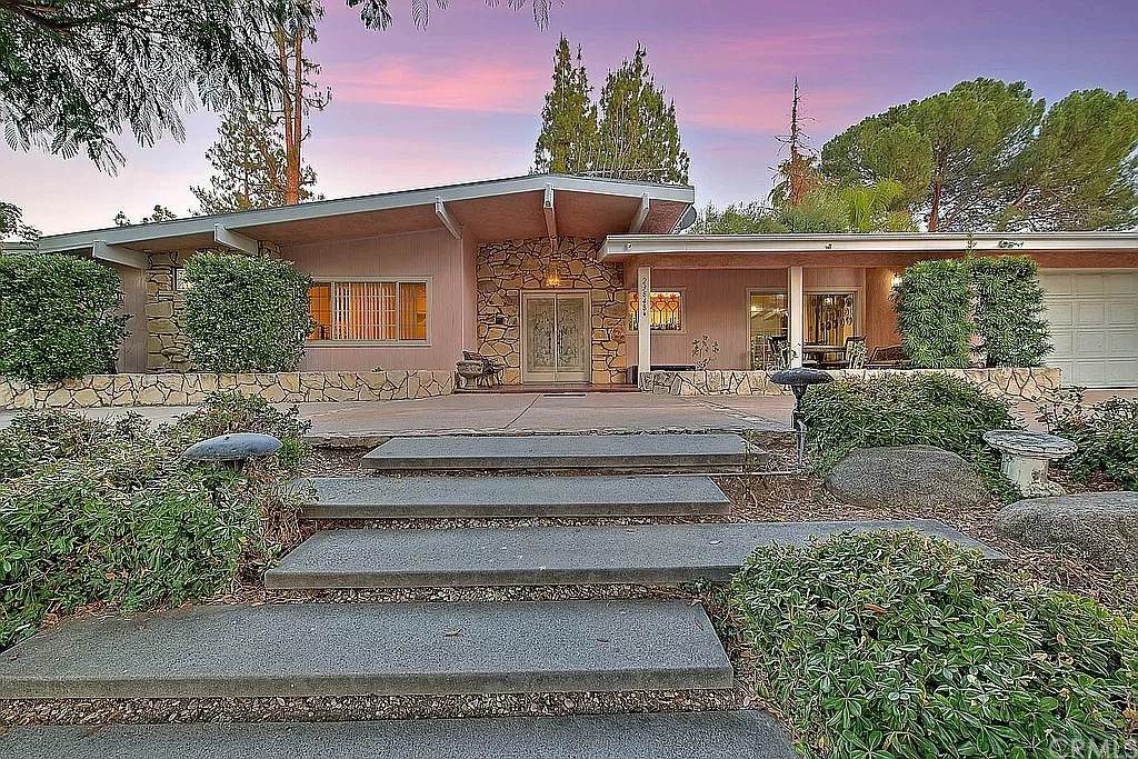 23848 Killion Street - Photo 1