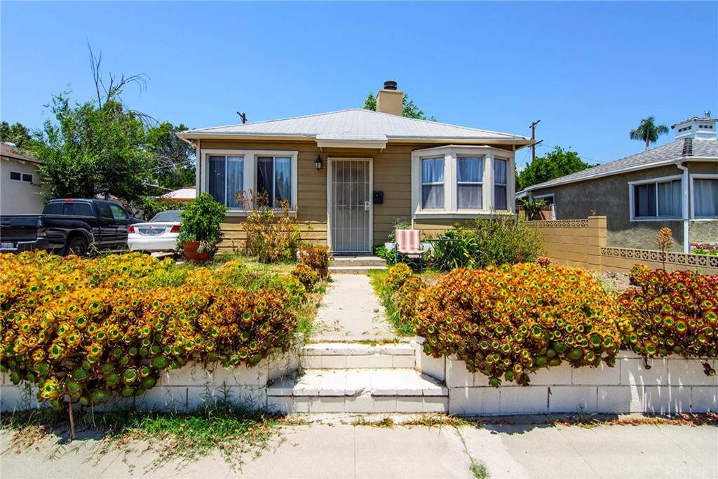 10445 Chandler Boulevard - Photo 1