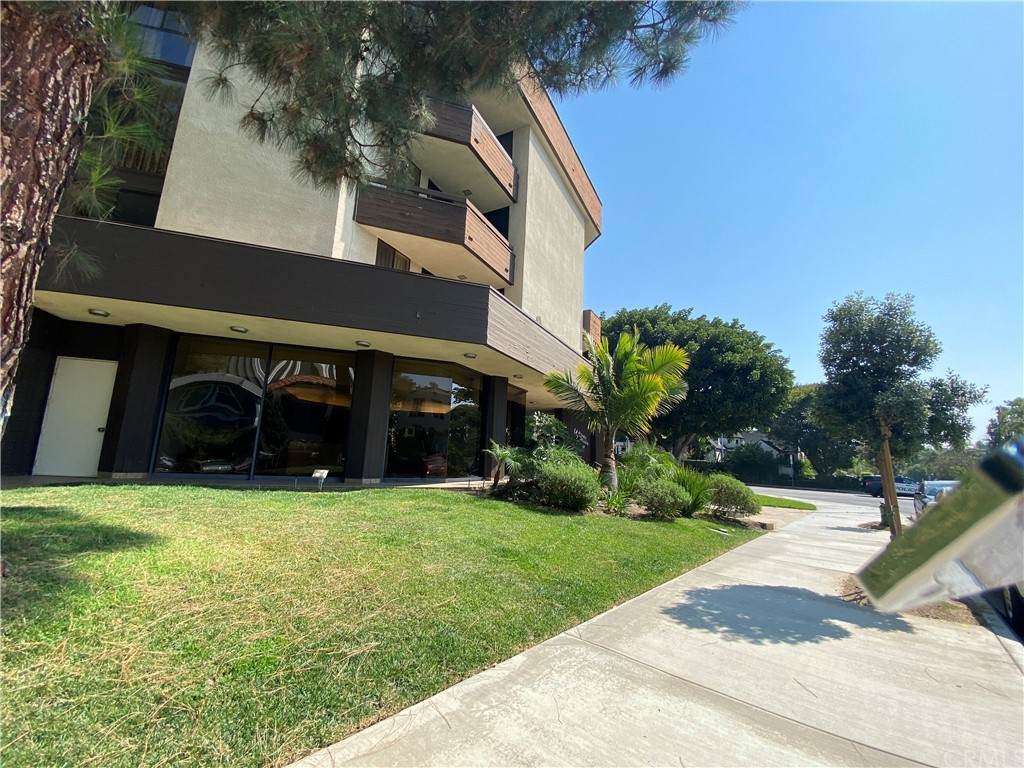 750 Spaulding Avenue - Photo 1