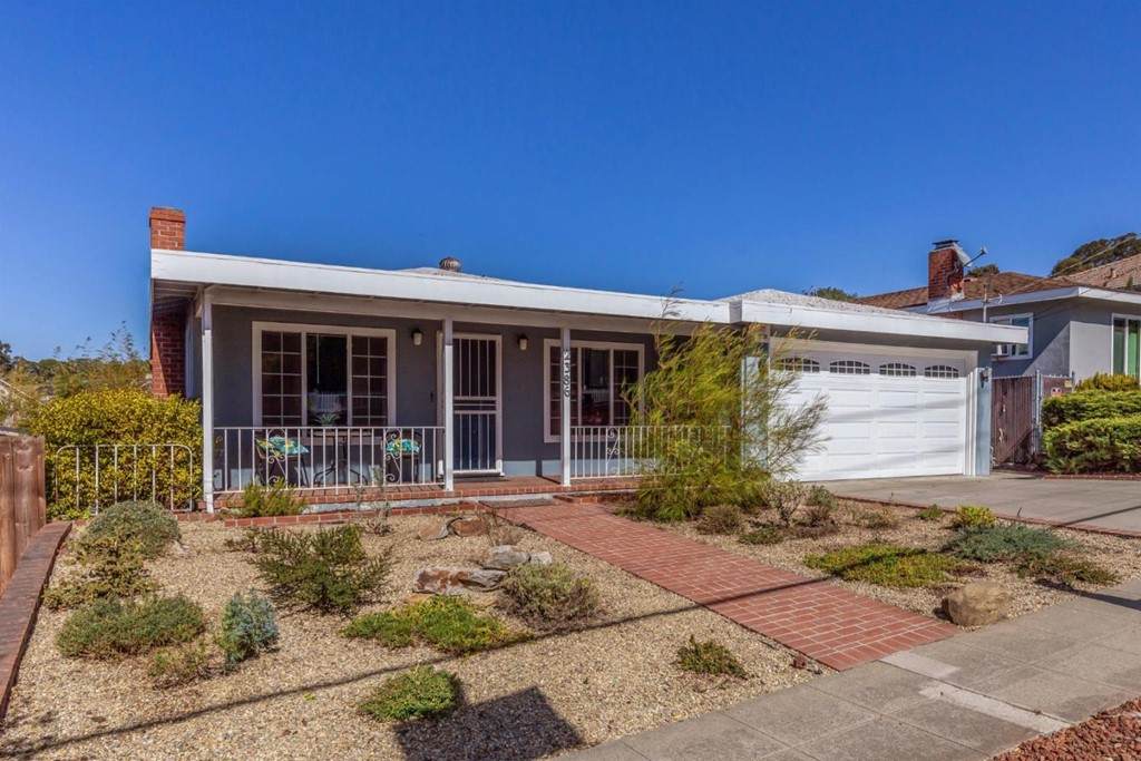 2386 Kelly Street - Photo 1