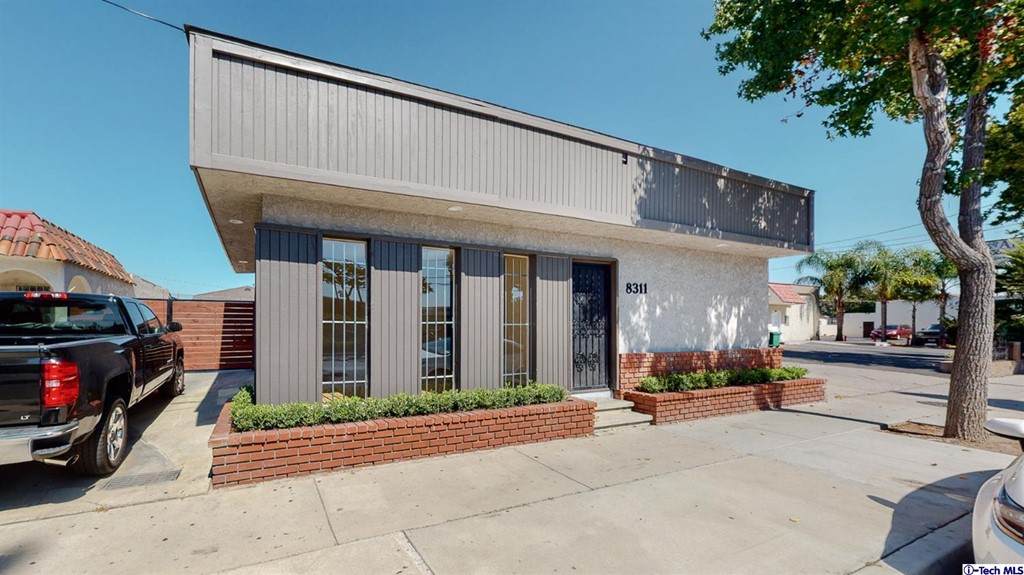 8311 Rosecrans - Photo 1