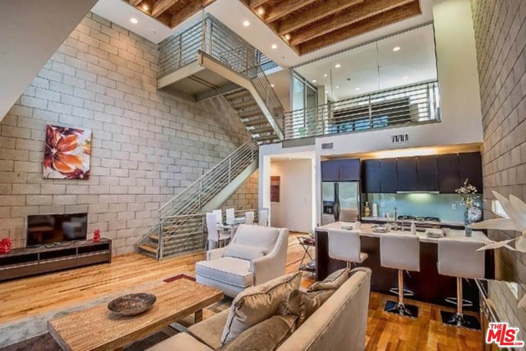 3450 Cahuenga Boulevard - Photo 1