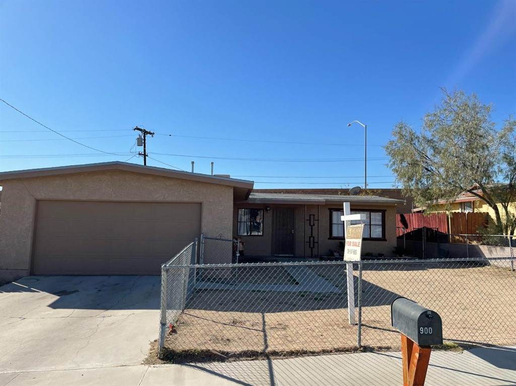 900 Las Amigas Drive - Photo 1