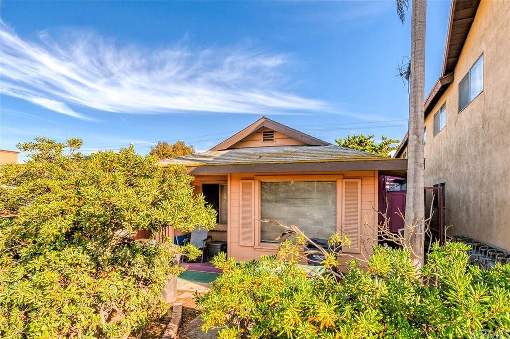 210 11th Street - Photo 1