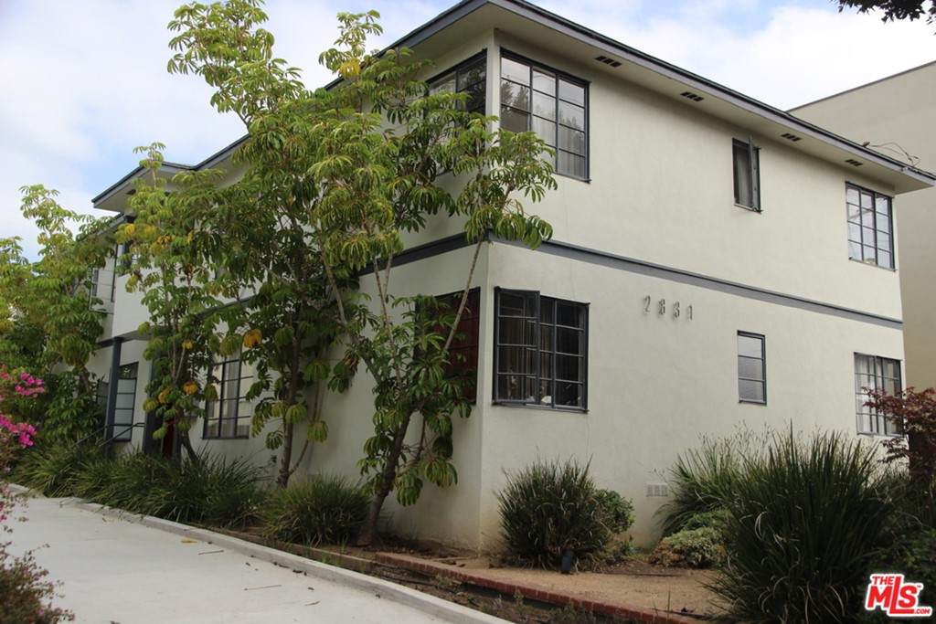 2831 Arizona Avenue - Photo 1