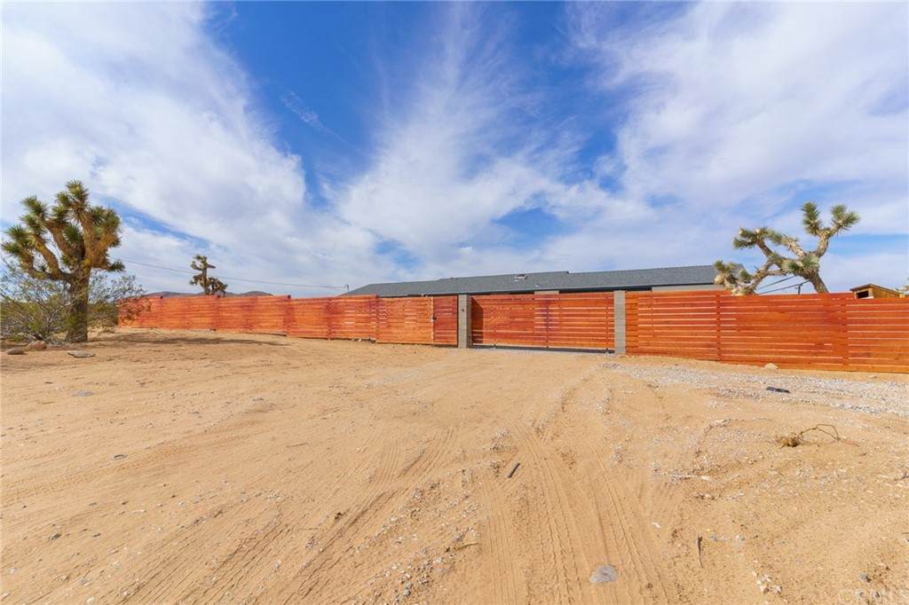 670 Ducor Avenue - Photo 1