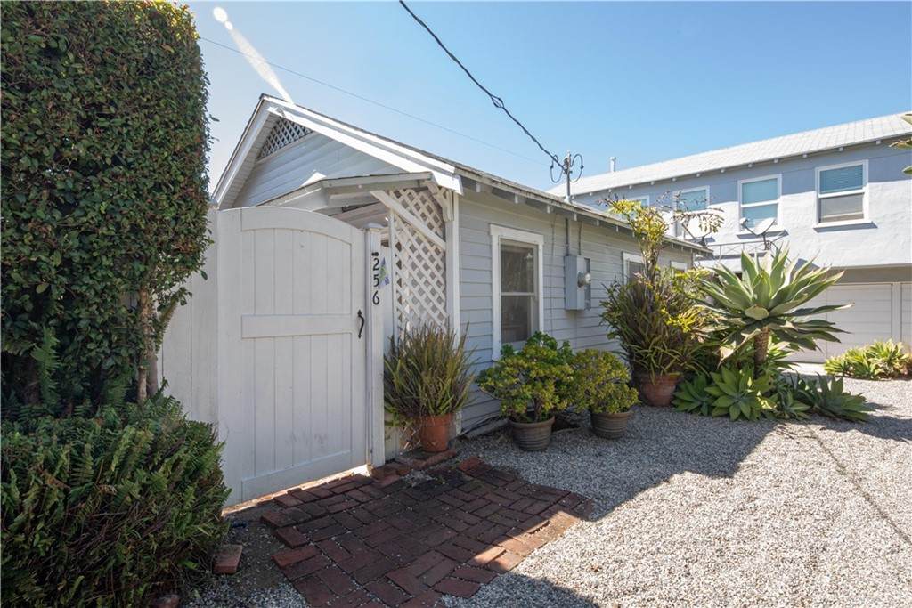 256 Center Street - Photo 1
