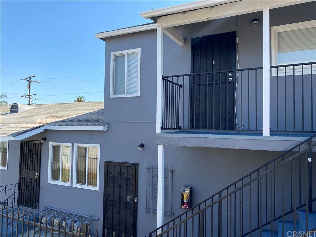 801 Tamarind Avenue - Photo 1
