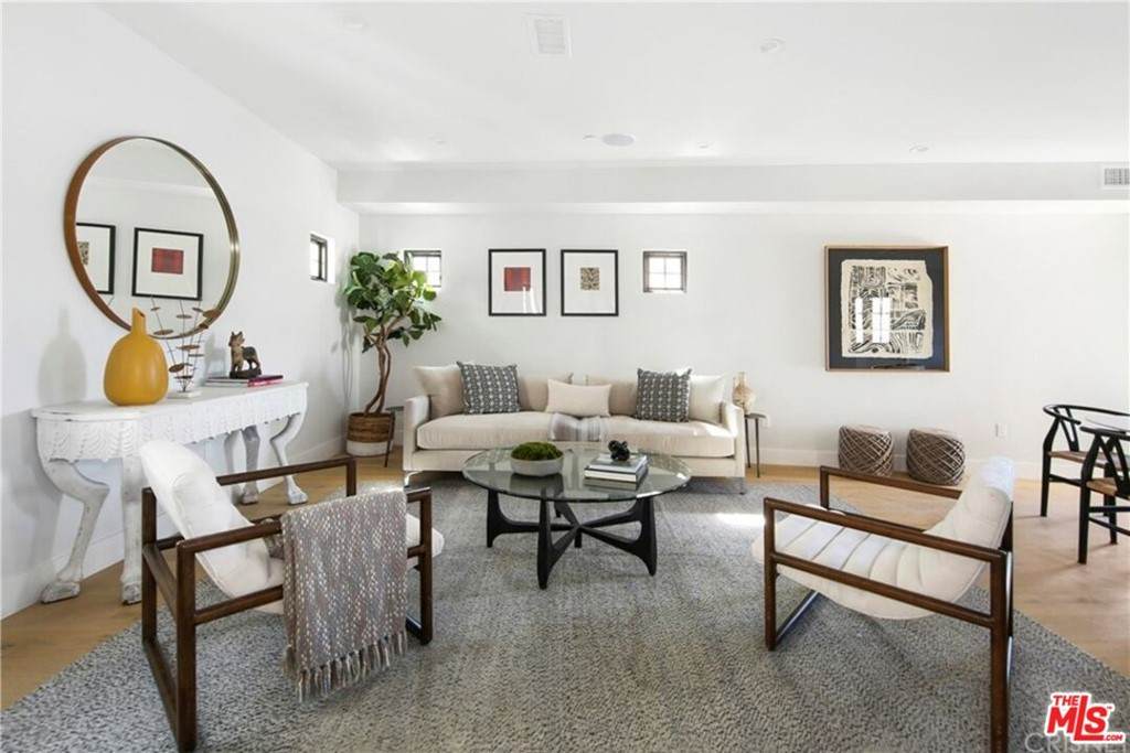 736 Parkman - Photo 1