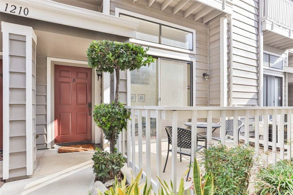 1210 Mayflower Avenue - Photo 1