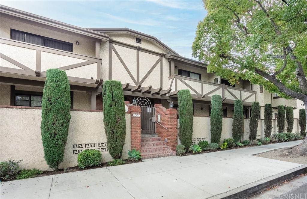 433 6th Street - Photo 1