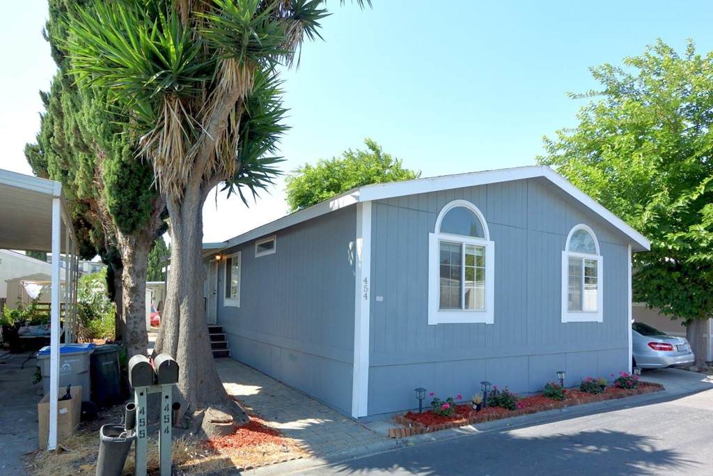 454 Pinefield Road - Photo 1