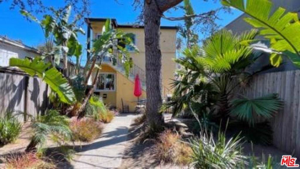 732 Washington Boulevard - Photo 1