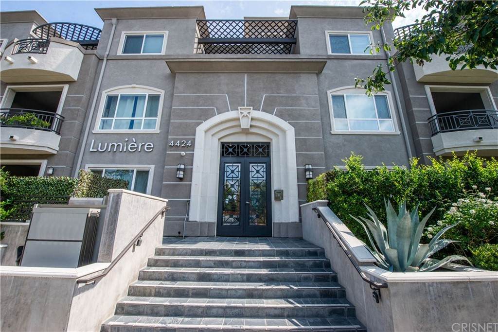 4424 Whitsett Avenue - Photo 1