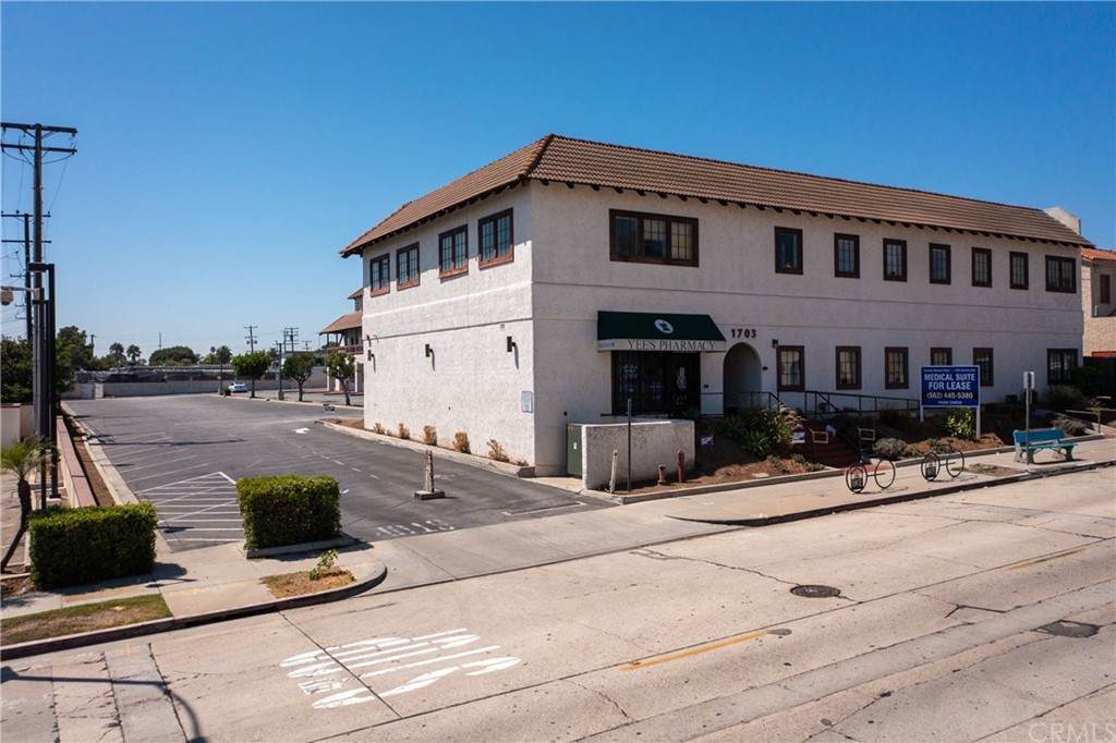 1703 Termino Avenue - Photo 1