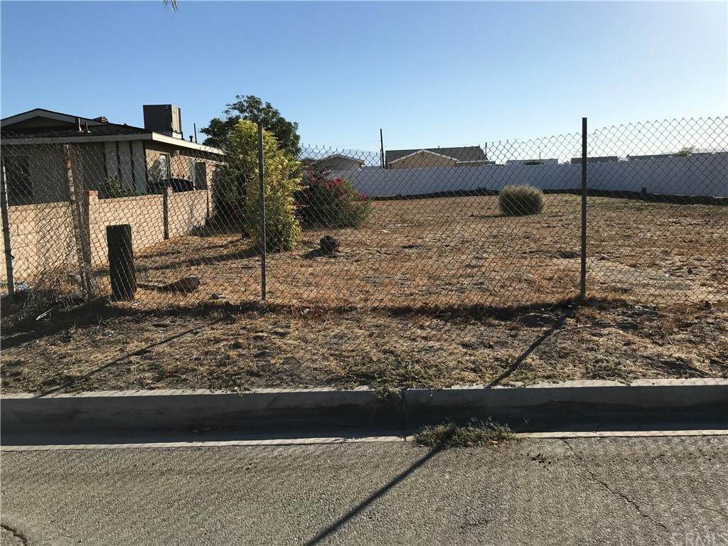 960 5th Street - Photo 1