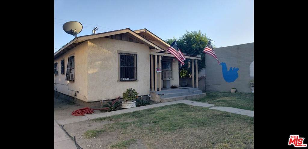 864 Mission Boulevard - Photo 1