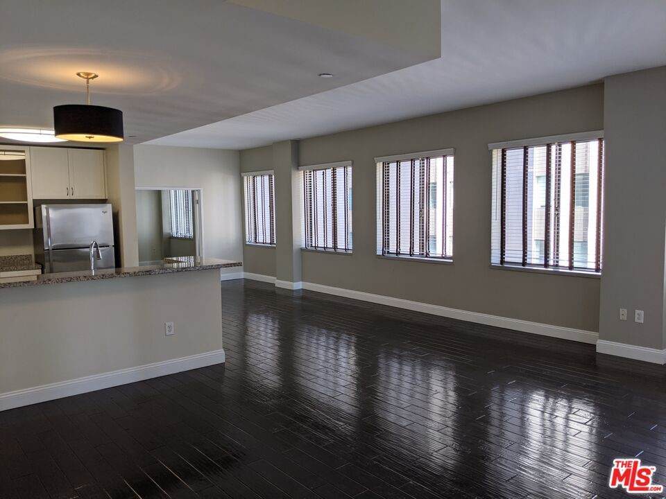 612 Flower Street - Photo 1