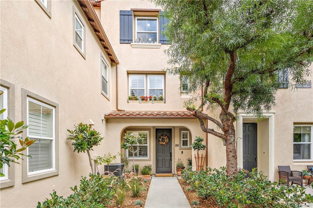 300 Calle Campanero - Photo 1