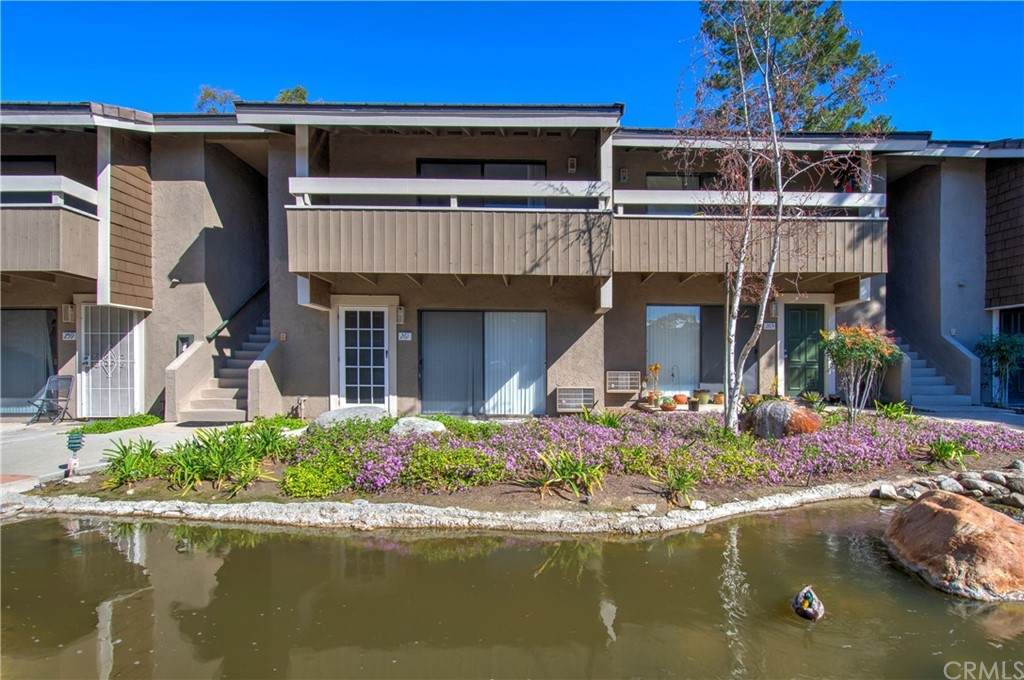 262 Streamwood - Photo 1