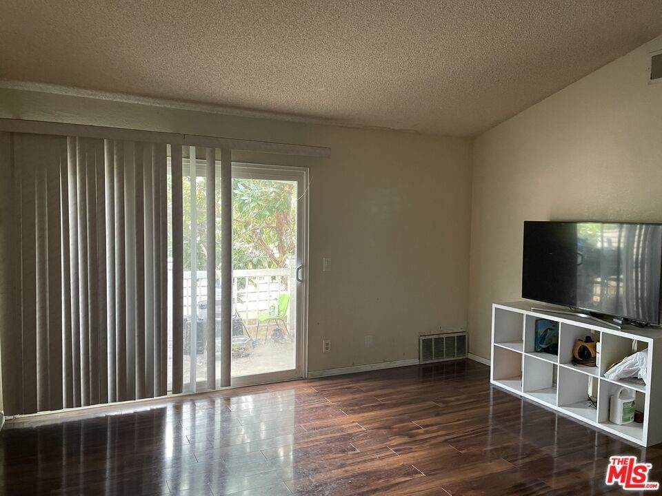 8725 Beckenham Lane - Photo 1