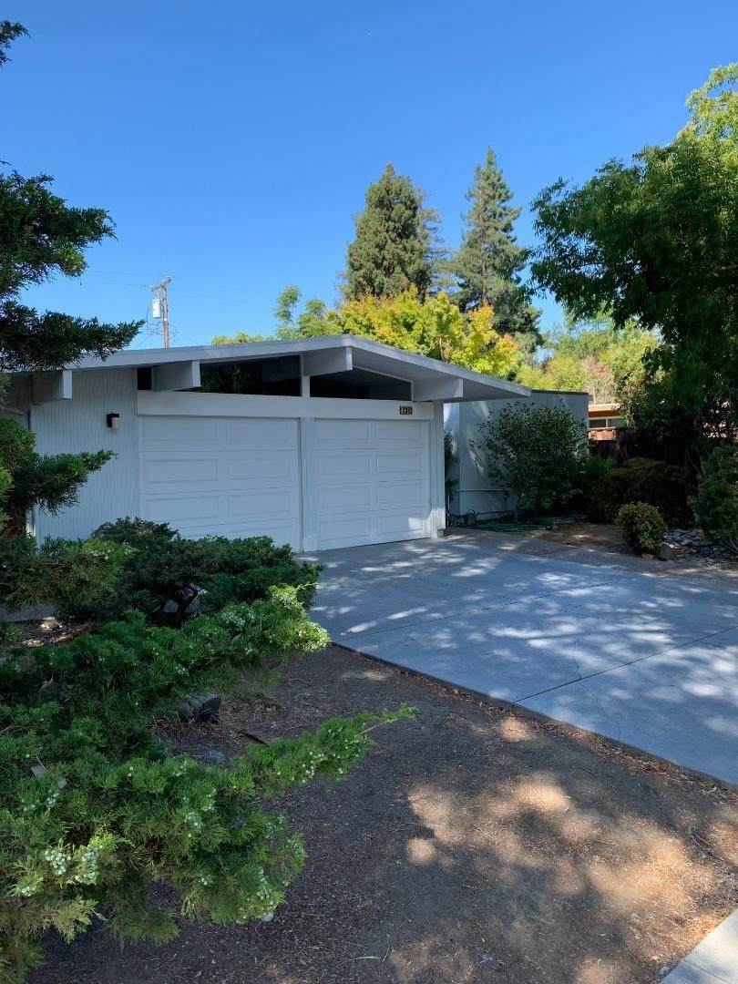 3382 Kenneth Drive - Photo 1