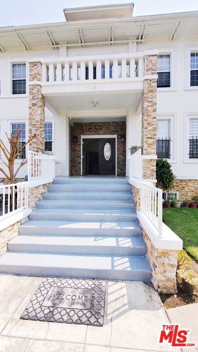 1214 Norton Avenue - Photo 1