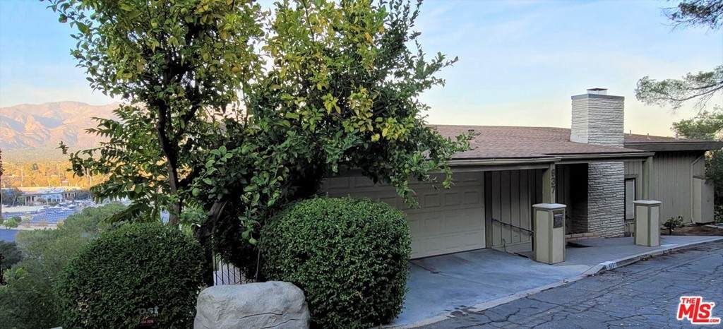 937 Glen Oaks Boulevard - Photo 1