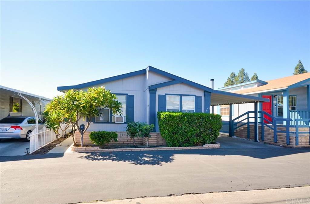 9080 Bloomfield - Photo 1