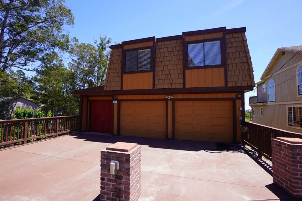 846 Columbus Street - Photo 1