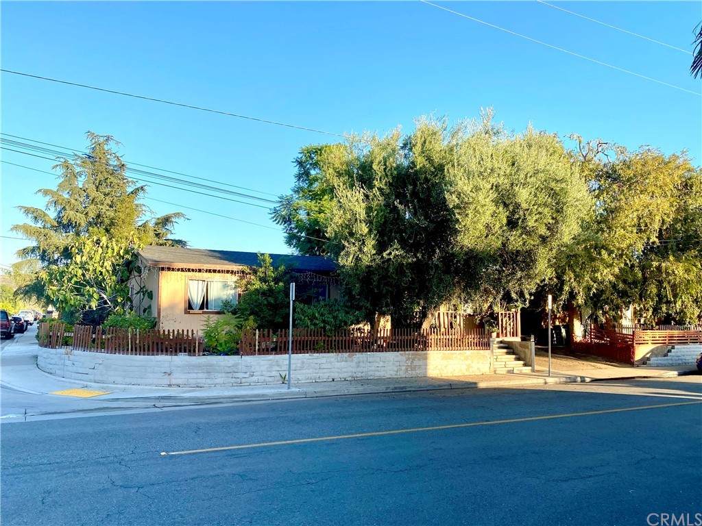 18612 Earlham - Photo 1