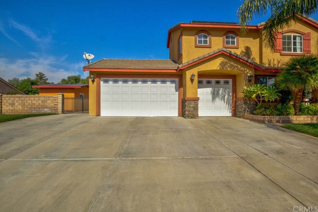 4819 Rockingham Loop - Photo 1