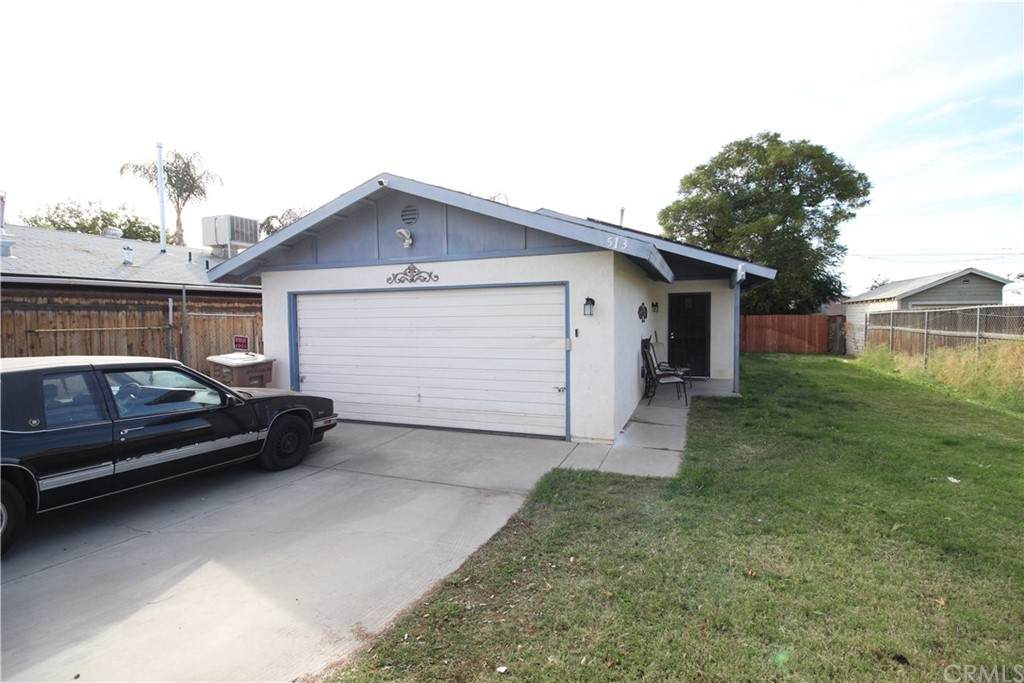 513 El Tejon Avenue - Photo 1