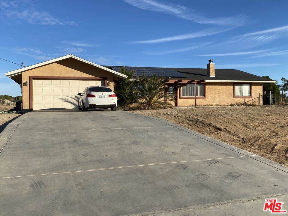 11048 E Avenue - Photo 1