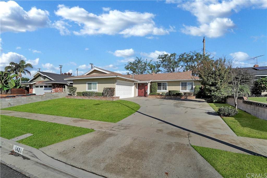 1421 Hodson Avenue - Photo 1