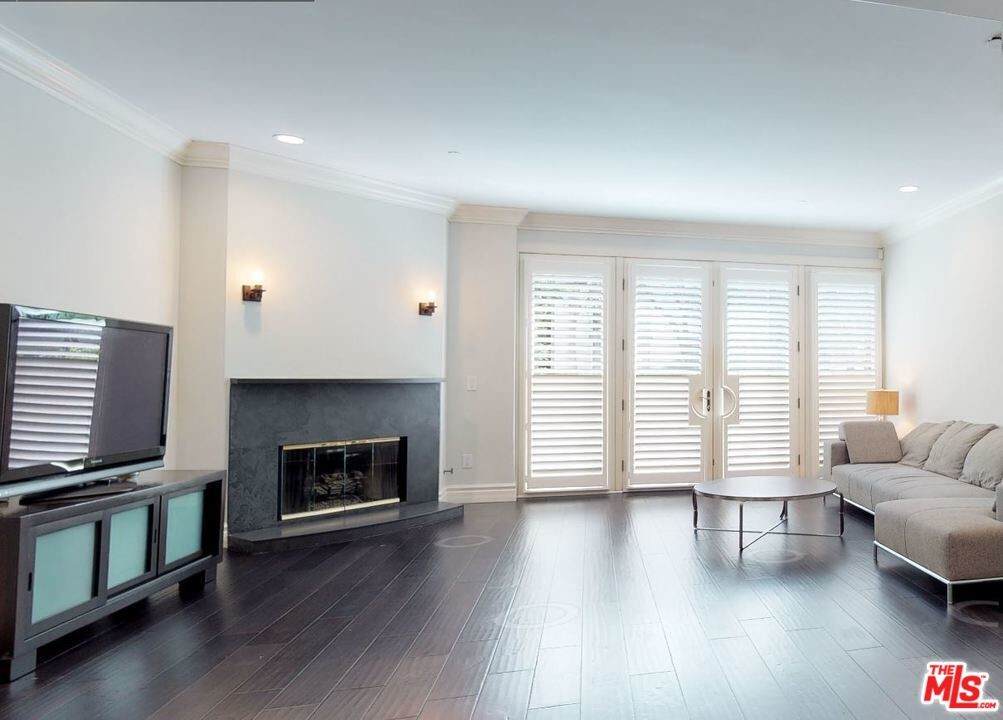 411 Oakhurst Drive - Photo 1