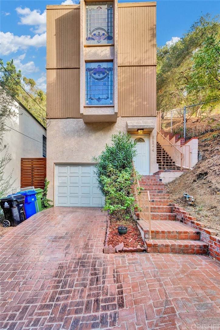8824 Wonderland Avenue - Photo 1