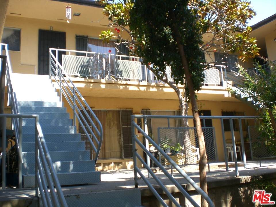 4106 Rosewood Avenue - Photo 1