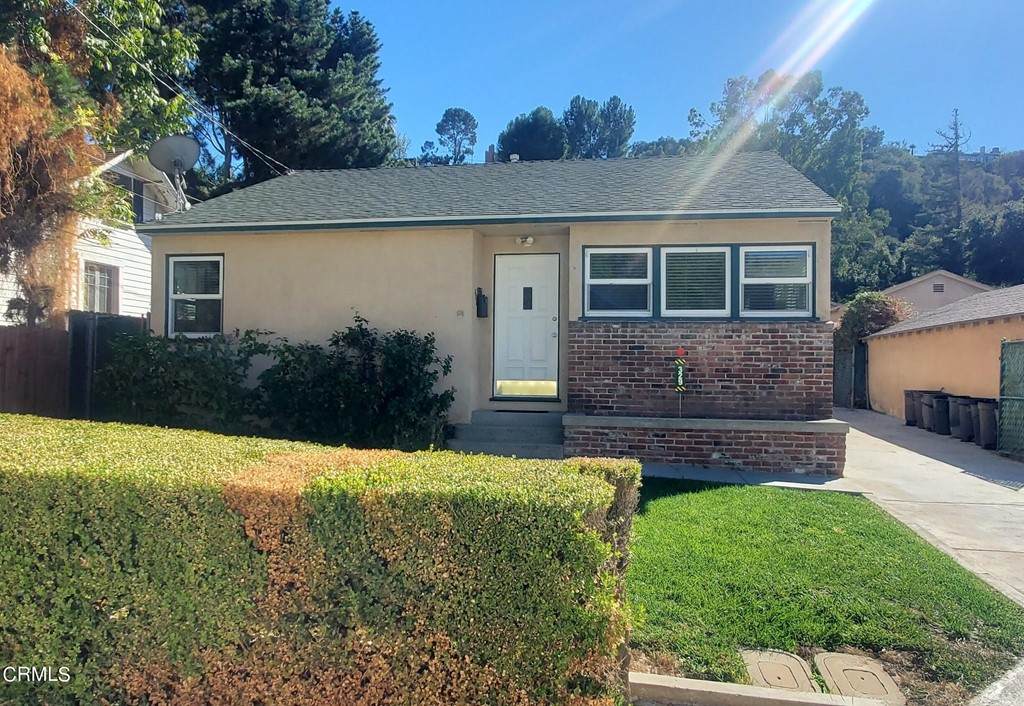329 Hawthorne Street - Photo 1
